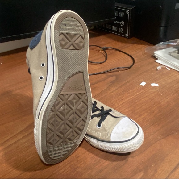 Converse - Picture 2 of 2